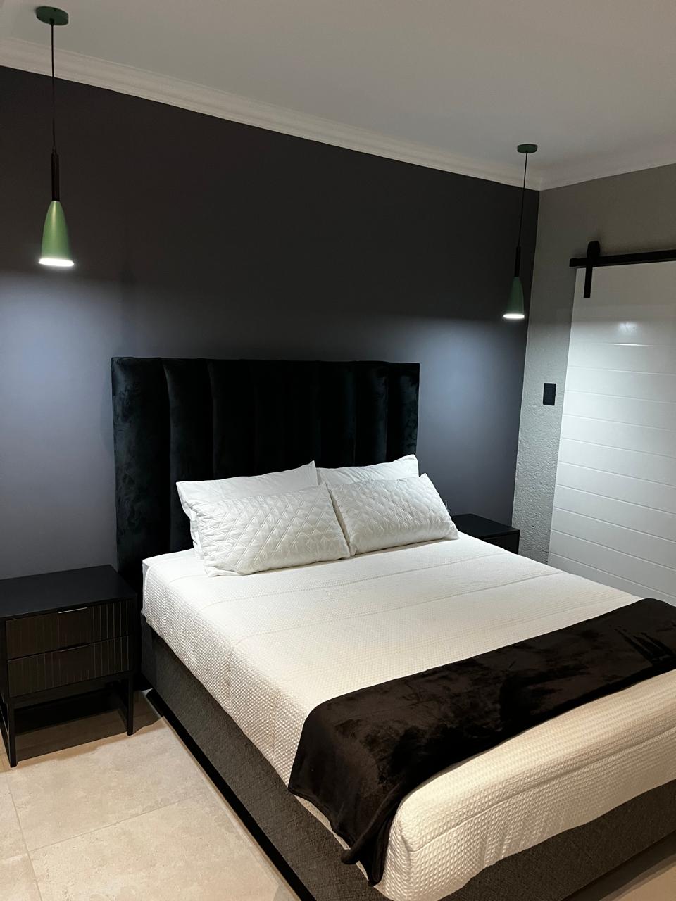 Luxury bedroom suite at Lukholo Guest House Siyabuswa