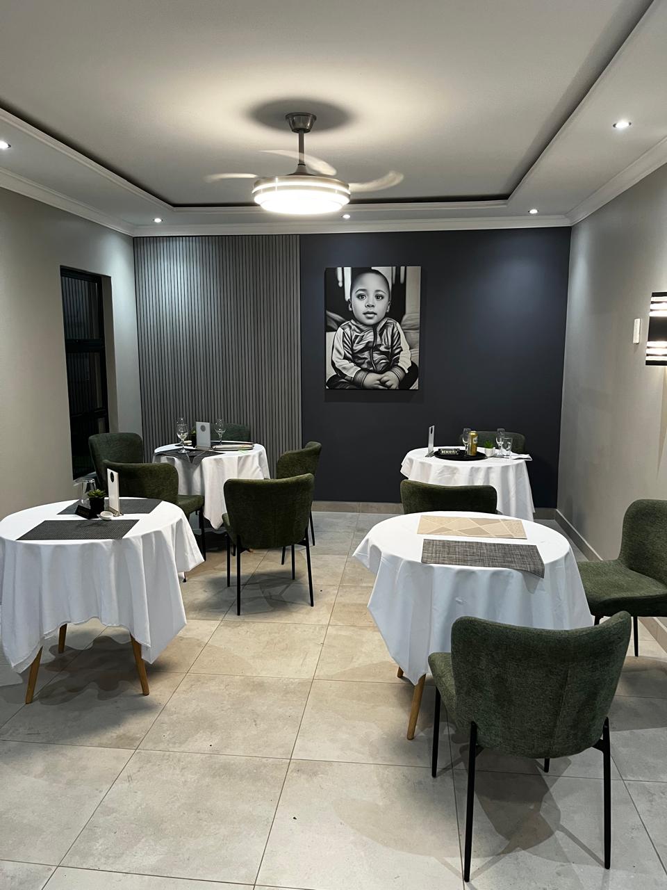 Restaurant dining area at Lukholo Guest House Siyabuswa